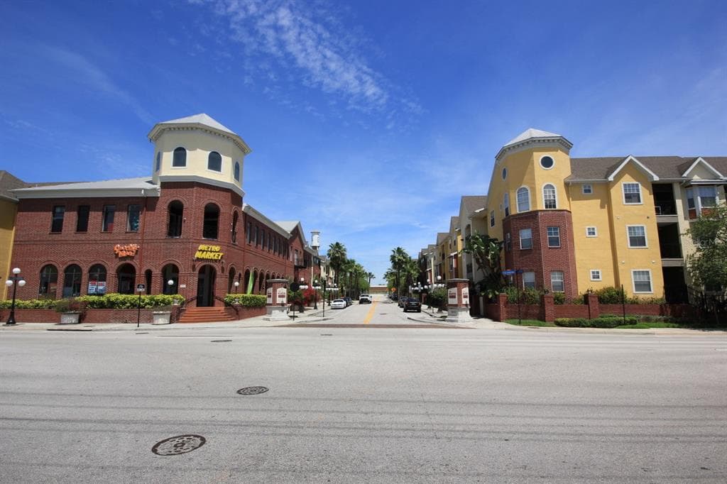 1910 E PALM AVENUE UNIT 8302 TAMPA, FL 33605