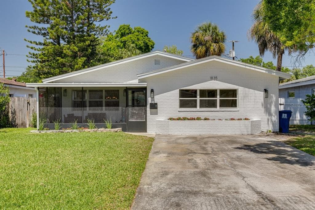 1835 NEW HAMPSHIRE AVENUE NE ST PETERSBURG, FL 33703