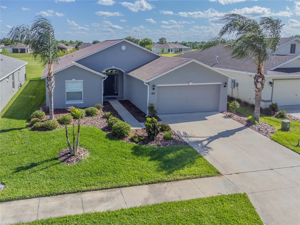 27203 ROANOKE DRIVE LEESBURG, FL 34748