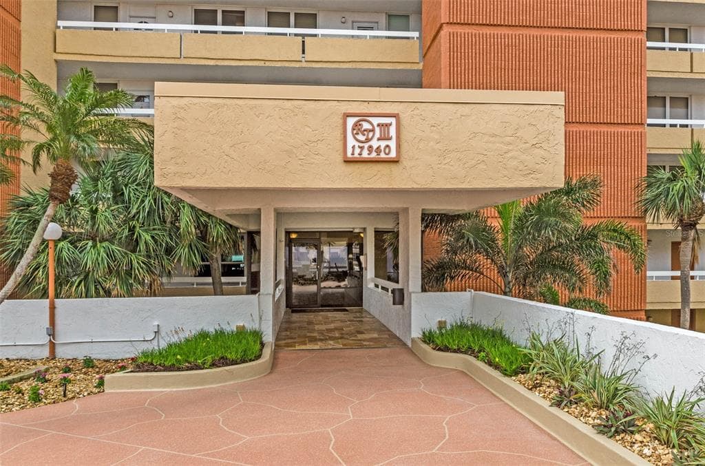 17940 GULF BOULEVARD UNIT 3F REDINGTON SHORES, FL 33708
