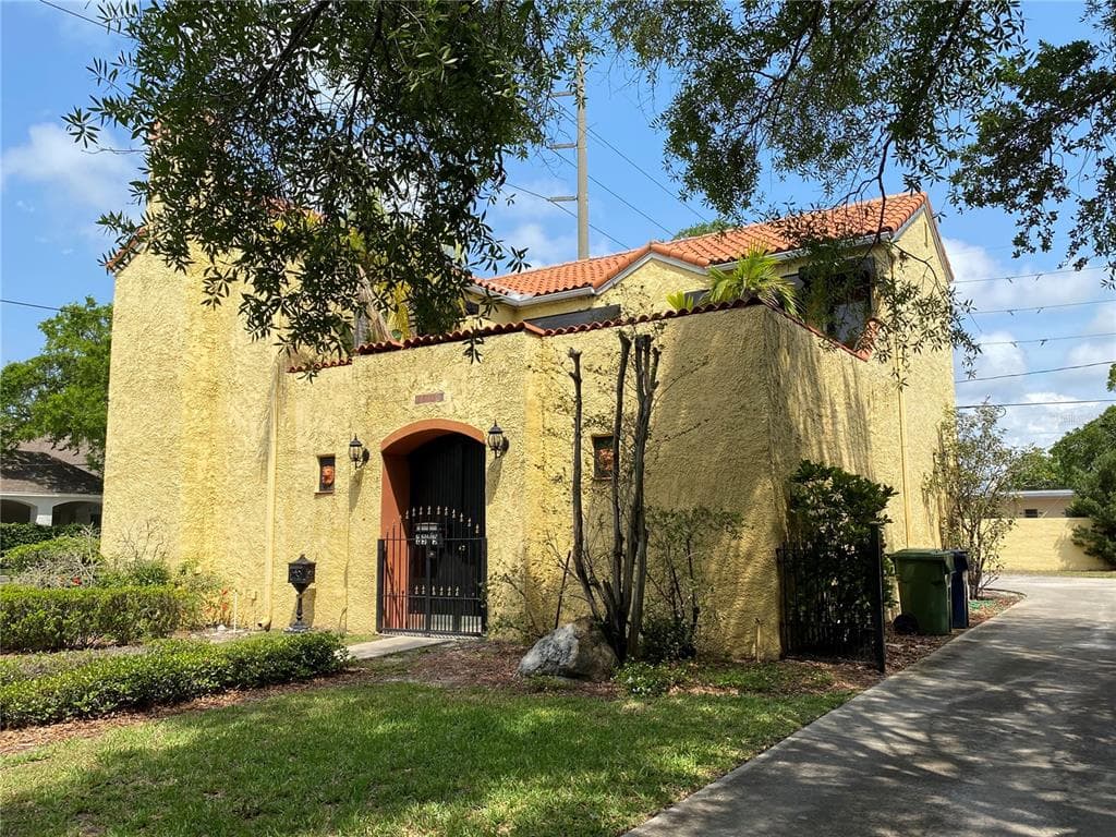 2909 W FOUNTAIN BOULEVARD