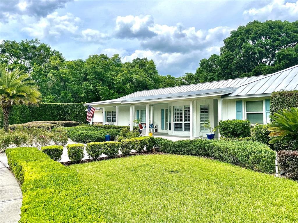 915 CENTERBROOK DRIVE BRANDON, FL 33511