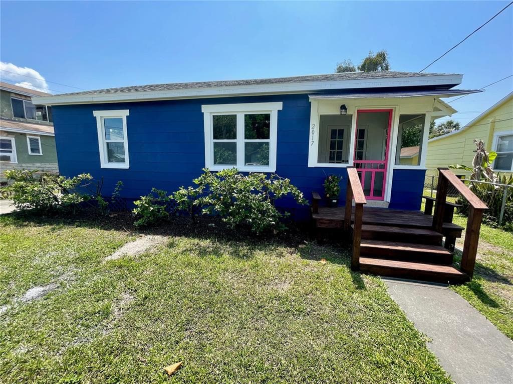 2017 OCEANVIEW PLACE TAMPA, FL 33605