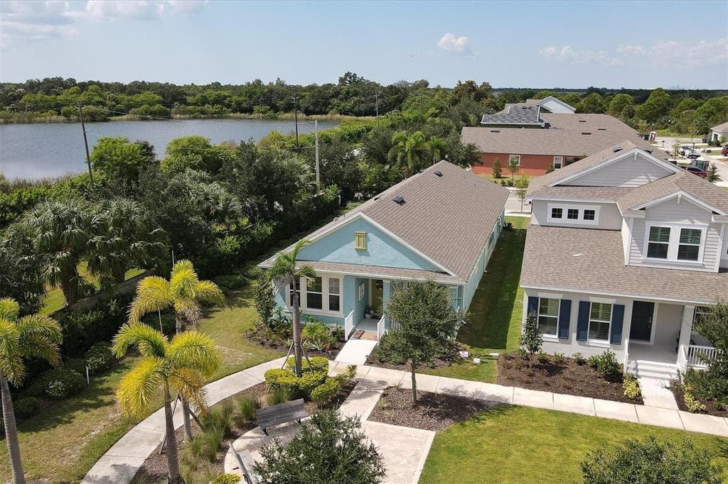 720 WINTERSIDE DRIVE APOLLO BEACH, FL 33572