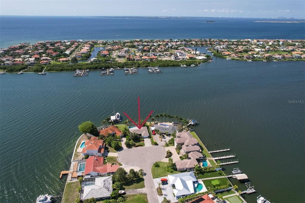 6300 COCOA LANE APOLLO BEACH, FL 33572