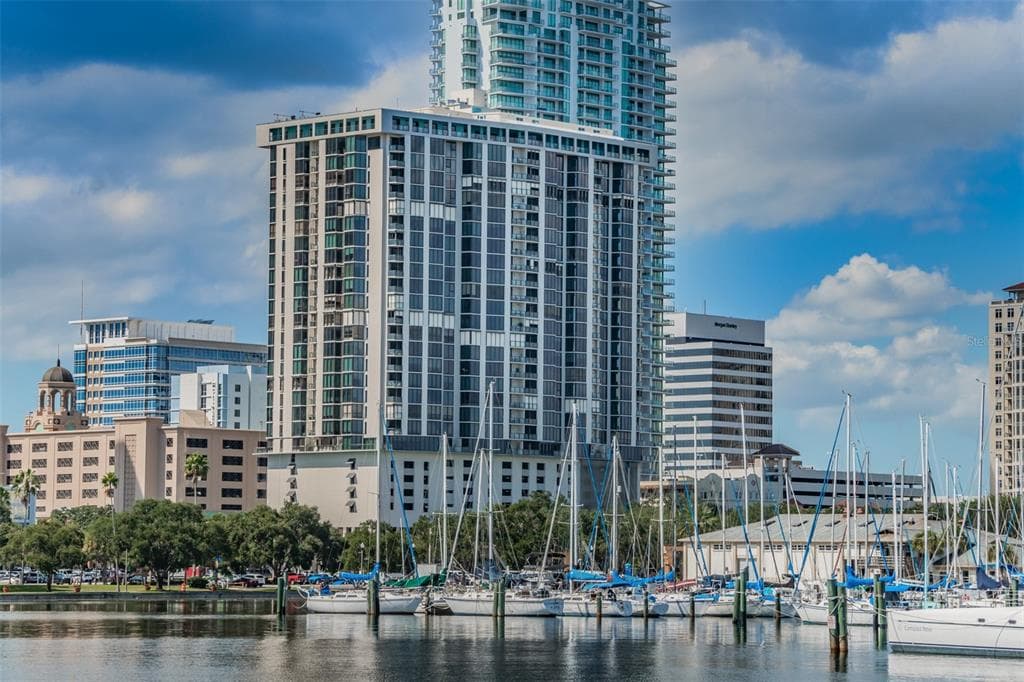1 BEACH DRIVE SE UNIT 1212 ST PETERSBURG, FL 33701