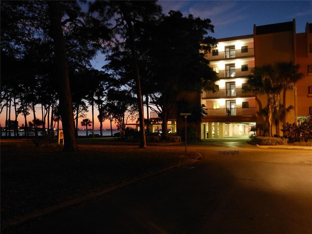 2700 BAYSHORE BOULEVARD UNIT 11-309 DUNEDIN, FL 34698