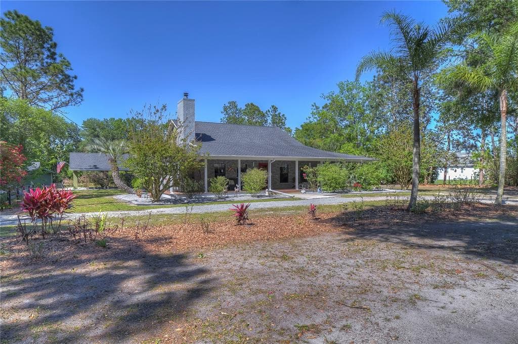 1526 RANCHERO LANE