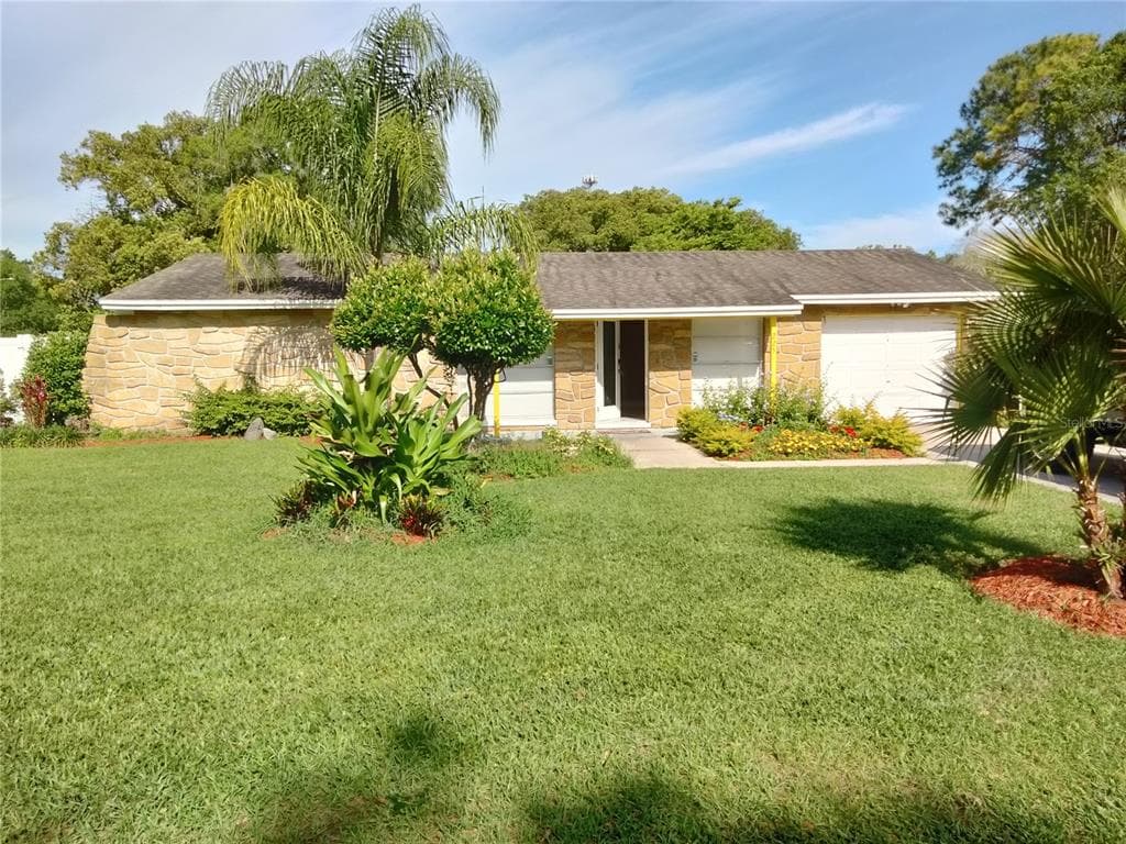 225 NITA DRIVE SEFFNER, FL 33584