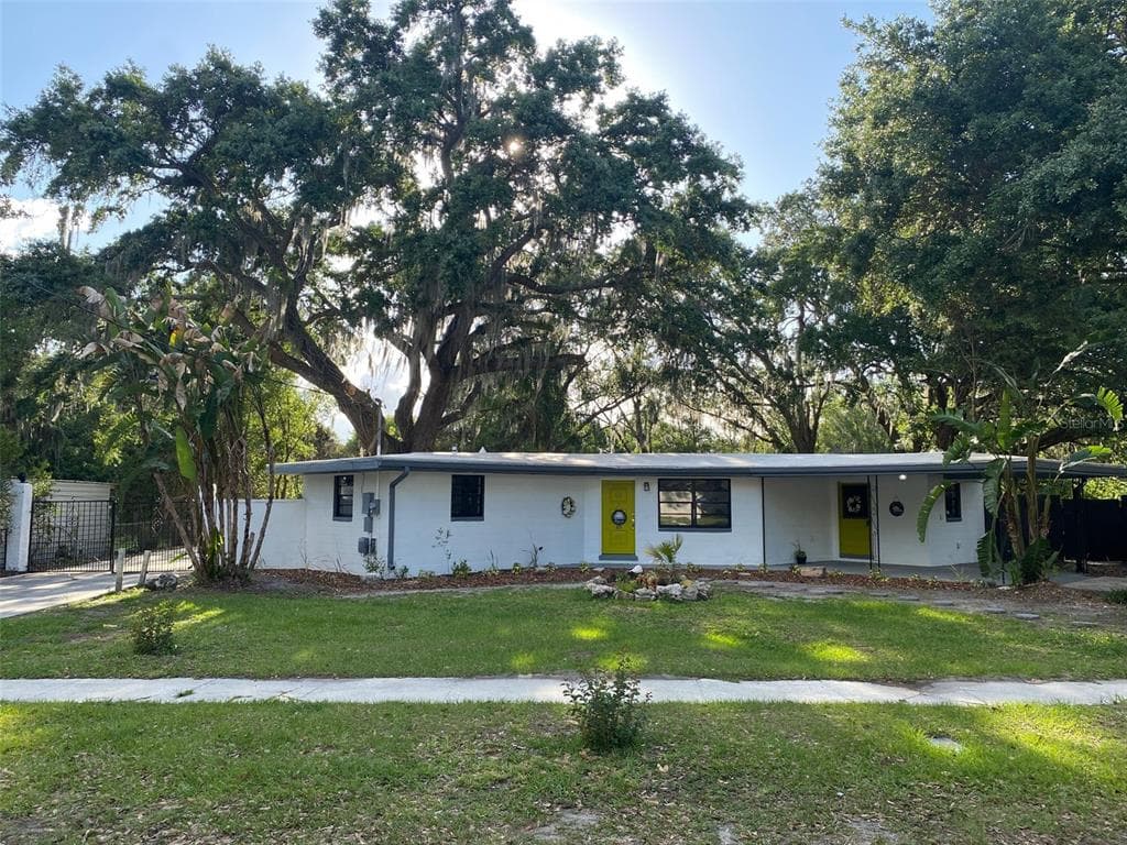 105 BURCHWOOD AVENUE PLANT CITY, FL 33563