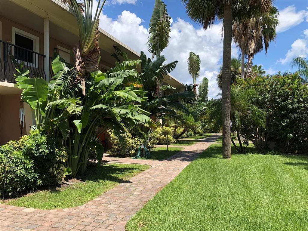 110 148TH AVENUE E UNIT 4 MADEIRA BEACH, FL 33708