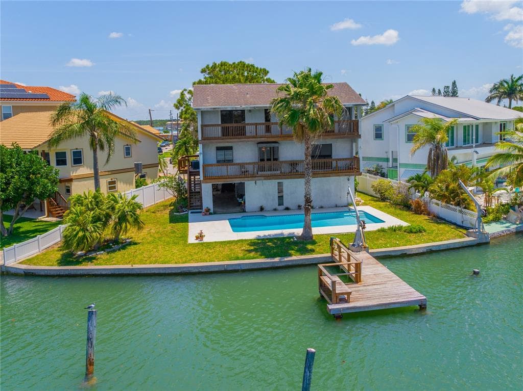 734 SUNSET COVE MADEIRA BEACH, FL 33708