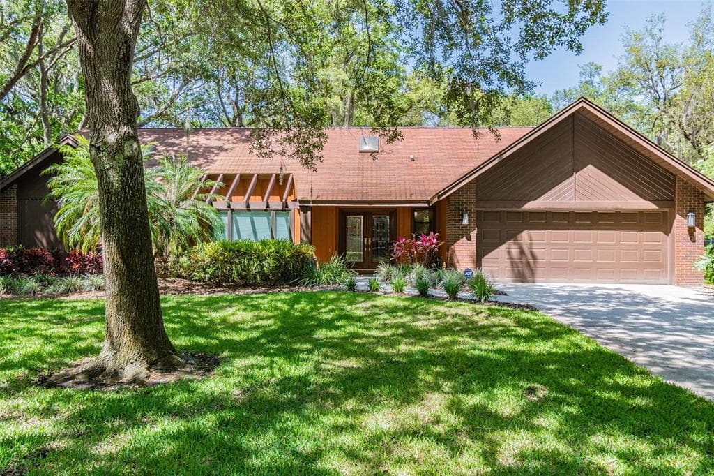 3300 MEADOW VIEW LANE PALM HARBOR, FL 34683