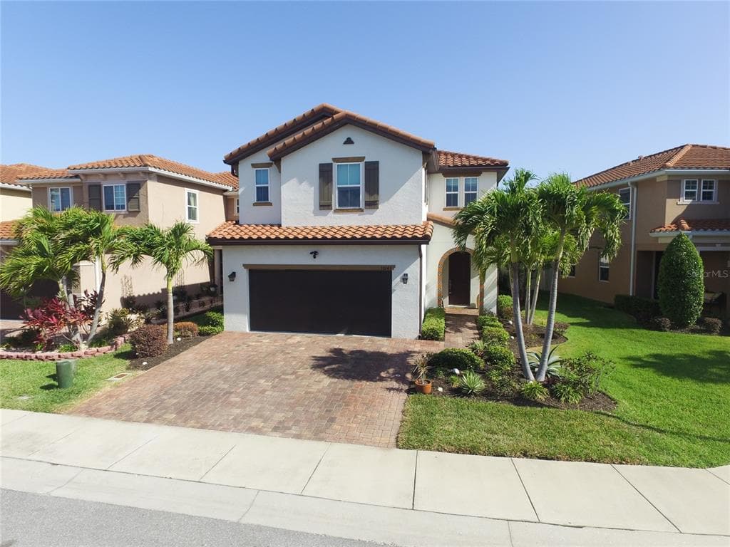 10143 GRAND OAK CIRCLE