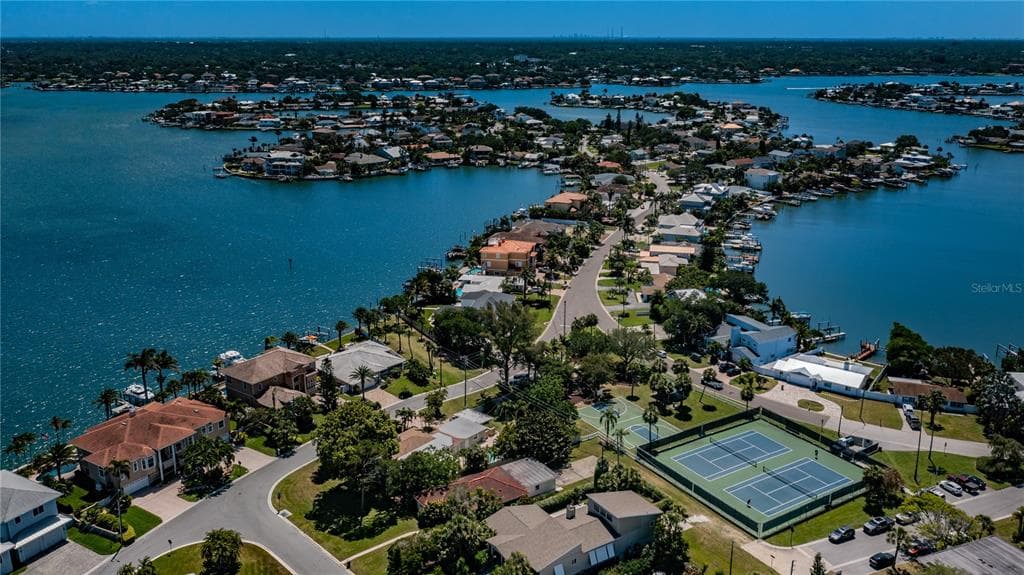 98 HARBOR DRIVE