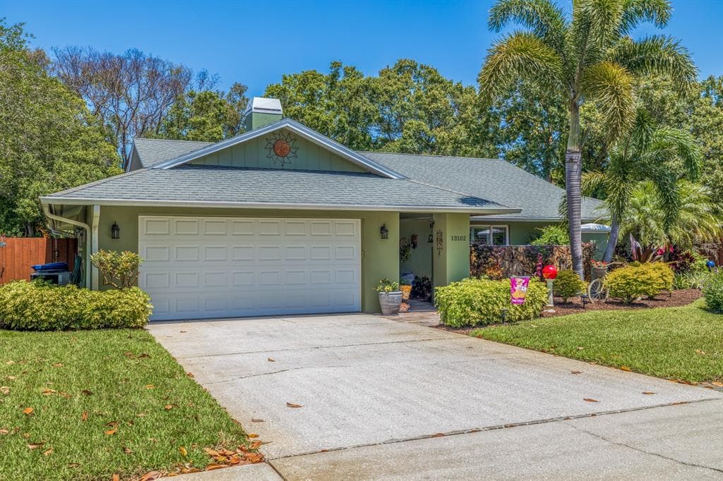 13102 CIMARRON CIRCLE S LARGO, FL 33774