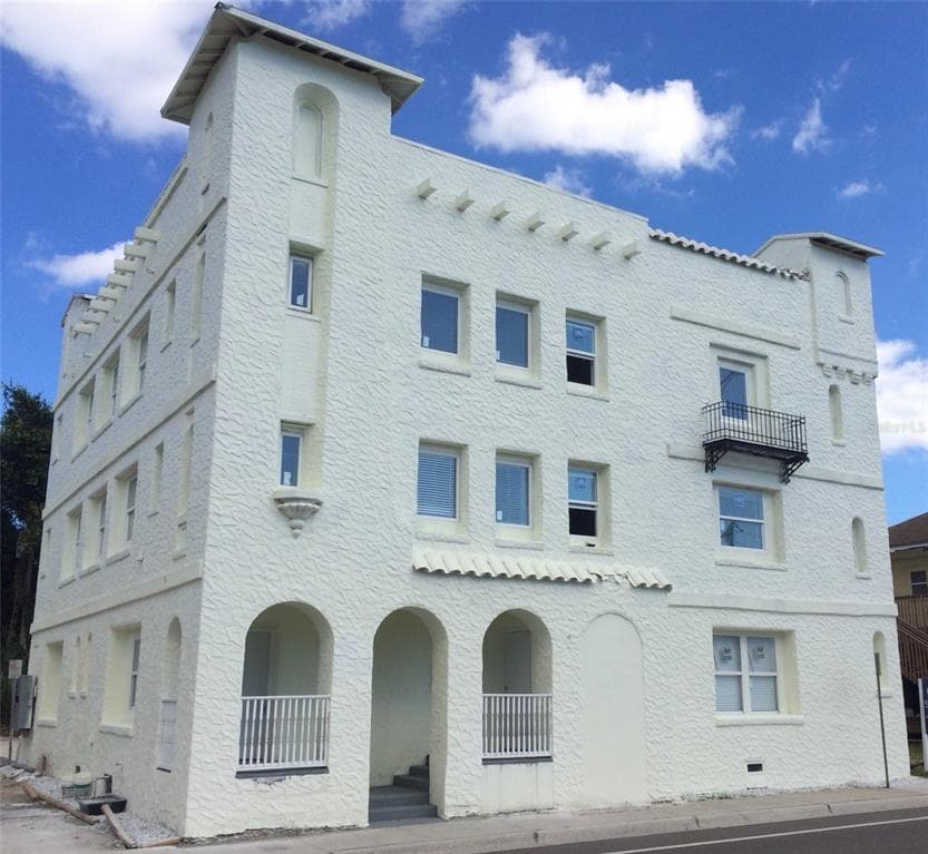 409 8TH STREET N UNIT 10 ST PETERSBURG, FL 33701