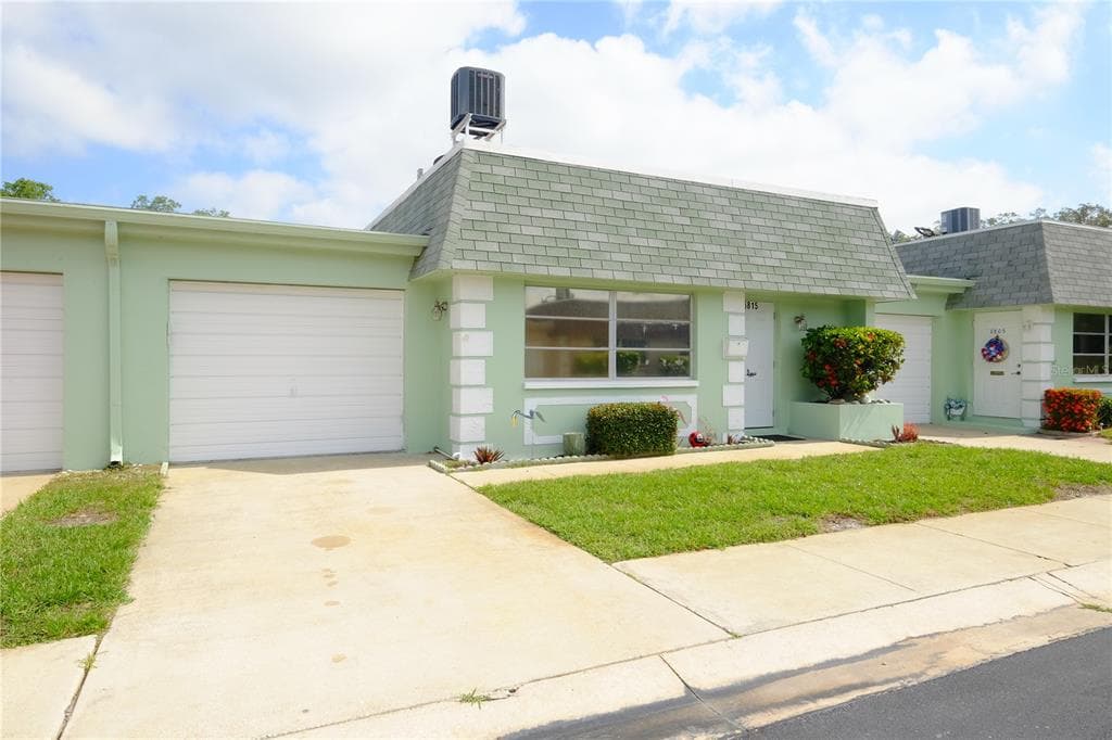 6815 VERSAILLES N UNIT 7 PINELLAS PARK, FL 33781