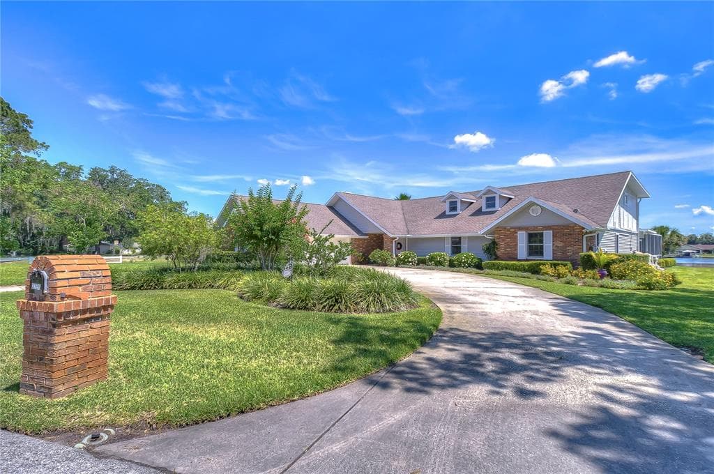 3766 EAST LAKE DRIVE LAND O LAKES, FL 34639