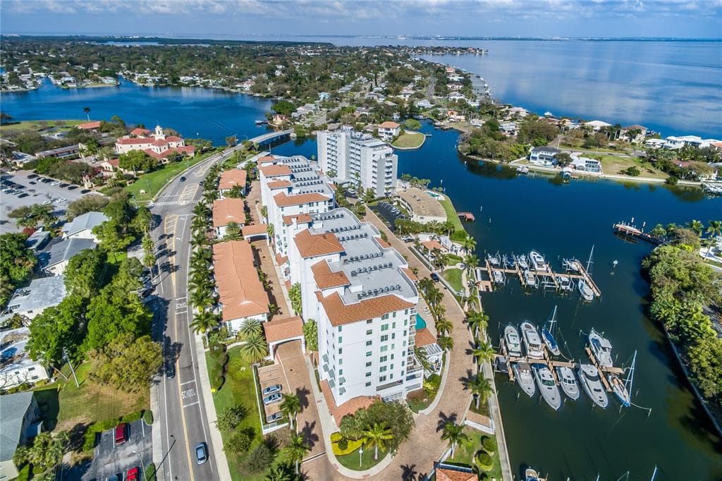 1325 SNELL ISLE BOULEVARD NE UNIT 911