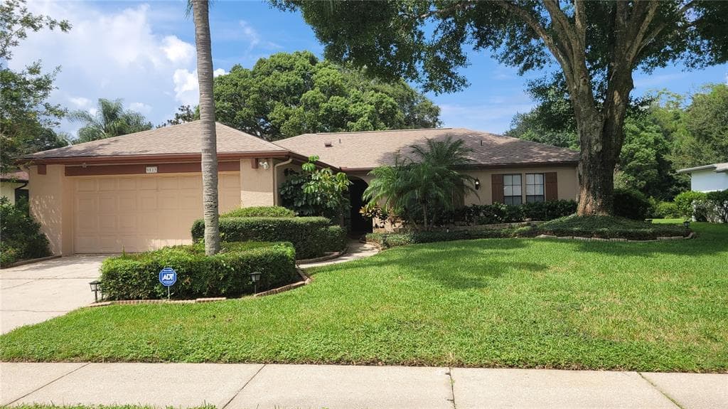 9815 NICKLAUS DRIVE NEW PORT RICHEY, FL 34655