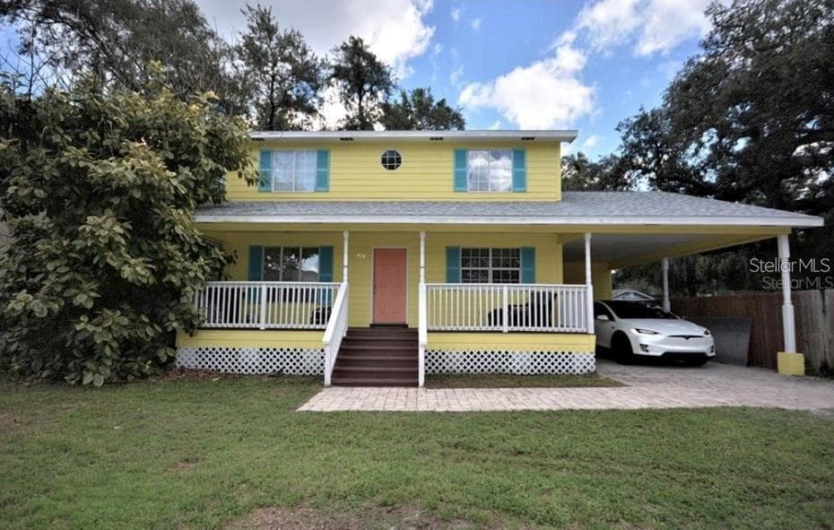 704 E 127TH AVENUE TAMPA, FL 33612