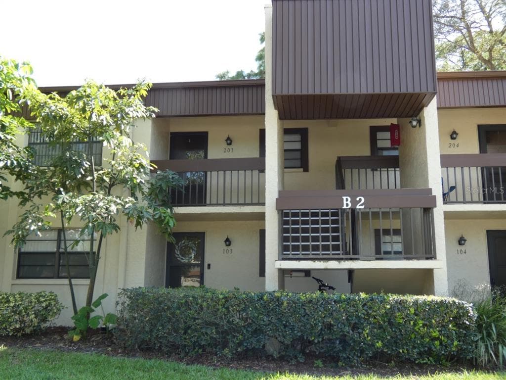 2400 WINDING CREEK BOULEVARD UNIT 2-203 CLEARWATER, FL 33761