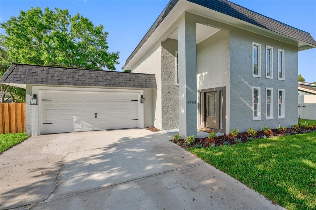 4702 KEMBLE COURT