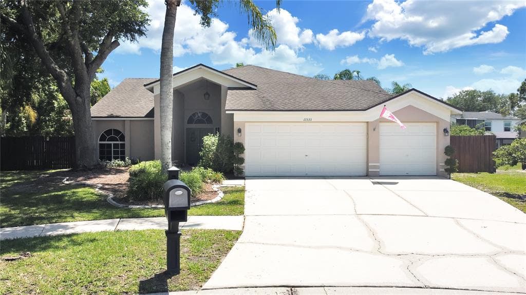 11533 GLENMONT DRIVE TAMPA, FL 33635