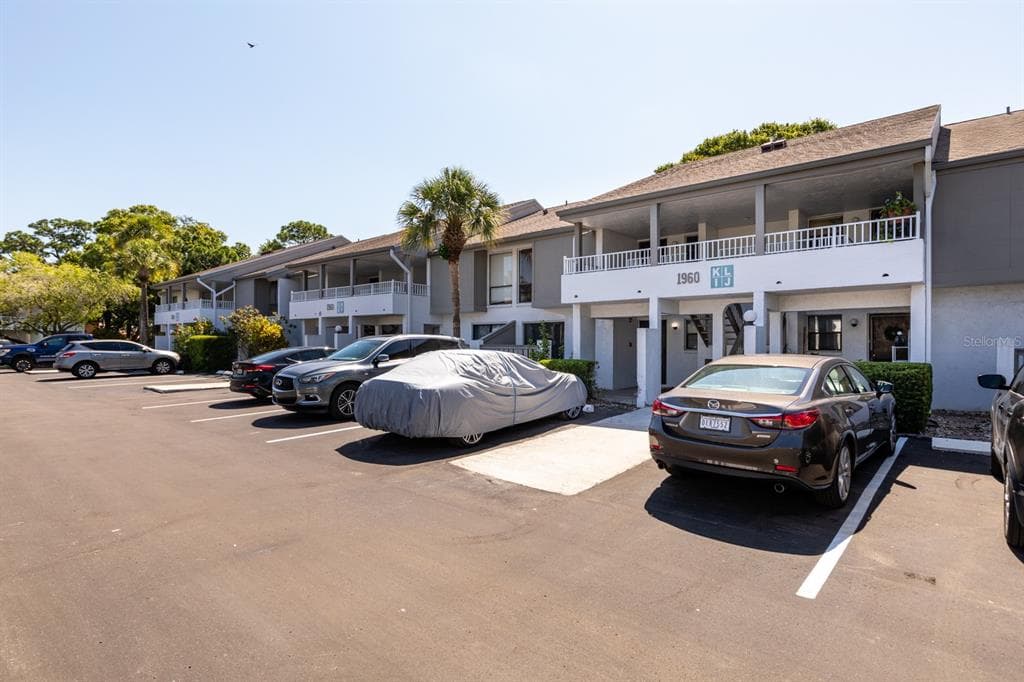 1960 LAKEWOOD CLUB DRIVE S UNIT 2-I ST PETERSBURG, FL 33712