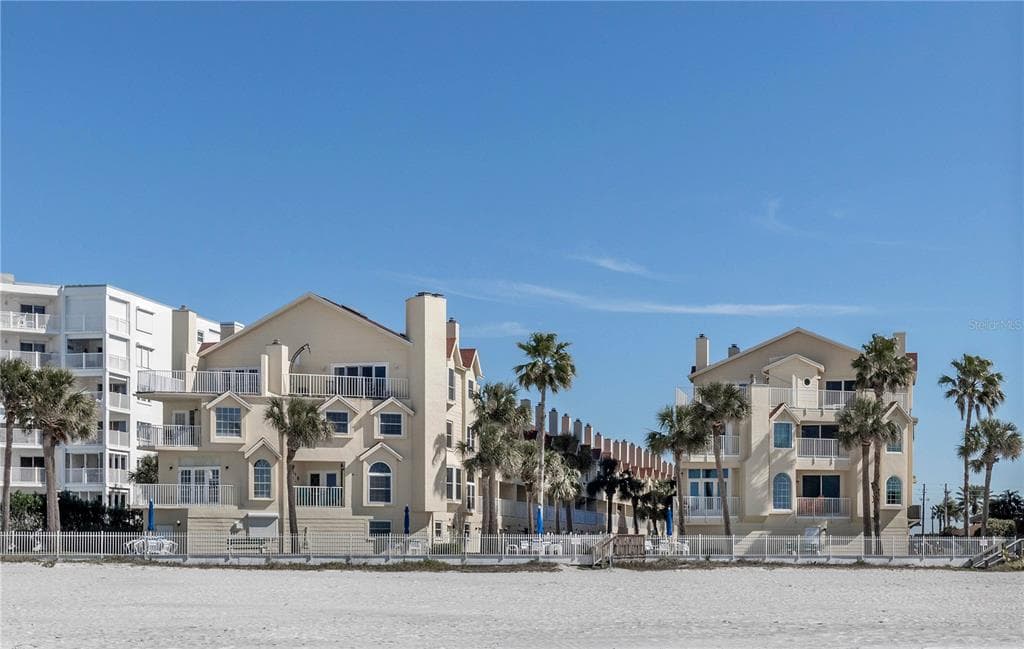 17960 GULF BOULEVARD UNIT 122 REDINGTON SHORES, FL 33708