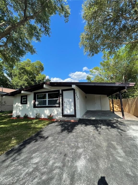 8403 N SEMMES STREET TAMPA, FL 33604
