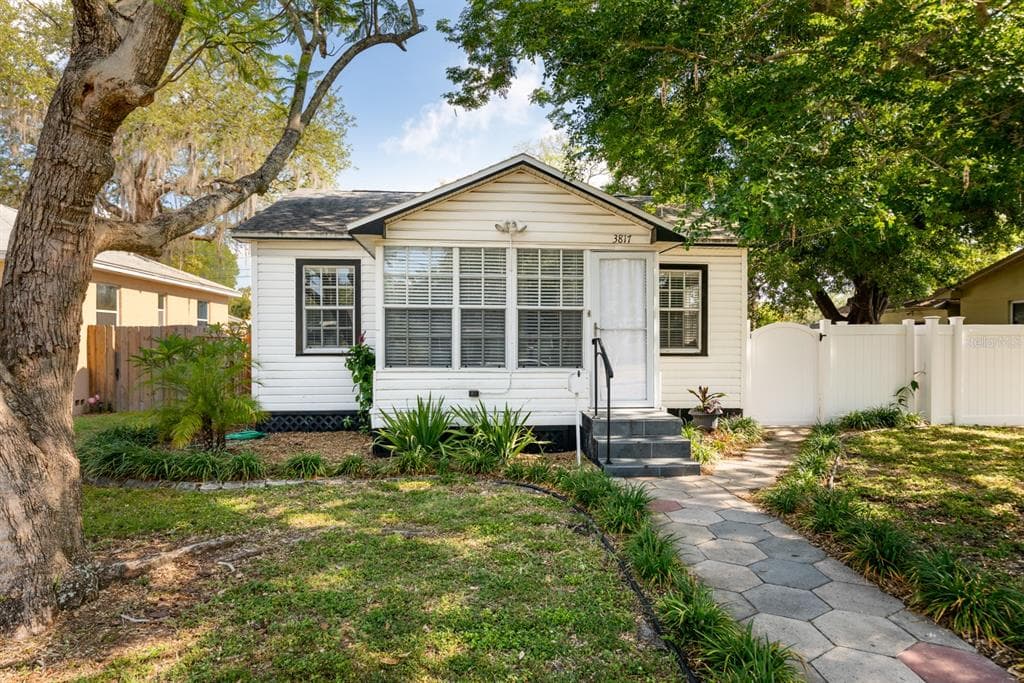 3817 BURLINGTON AVENUE N ST PETERSBURG, FL 33713
