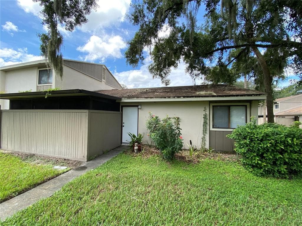 7902 PINE DRIVE TEMPLE TERRACE, FL 33637