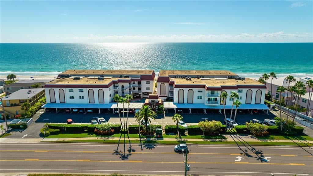 2900 GULF BOULEVARD UNIT 102 BELLEAIR BEACH, FL 33786