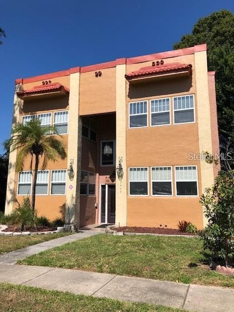 2449 BURLINGTON AVENUE N UNIT 1 ST PETERSBURG, FL 33713
