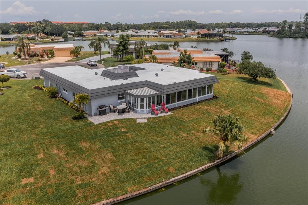 1409 JACOBSON CIRCLE SUN CITY CENTER, FL 33573