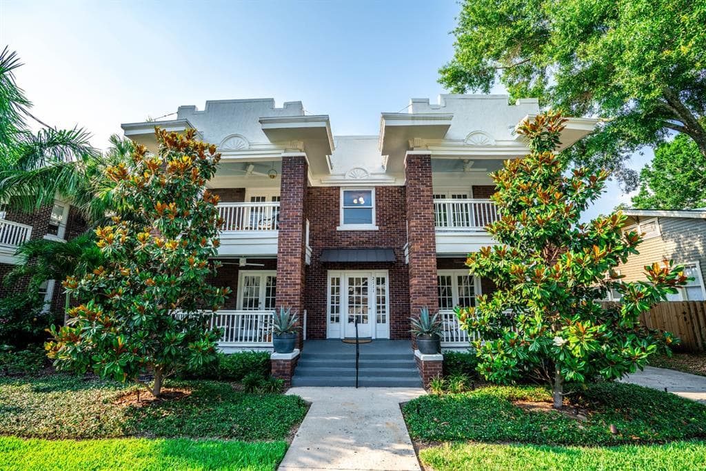 2111 W SOUTHVIEW AVENUE UNIT B
