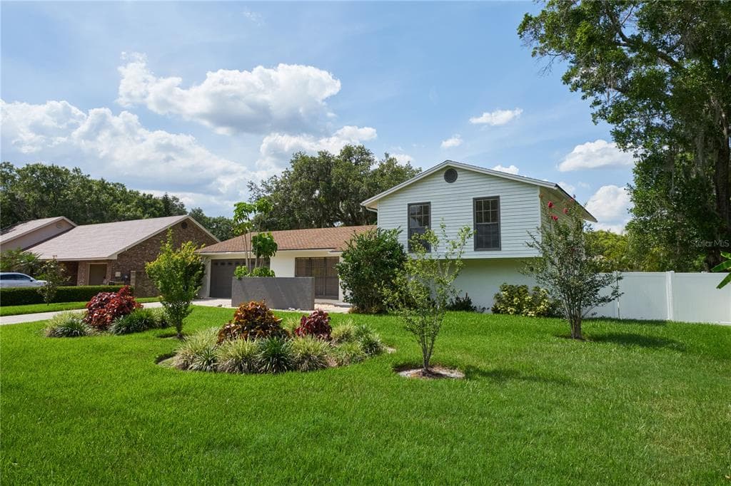 910 DRUID HILLS ROAD TEMPLE TERRACE, FL 33617