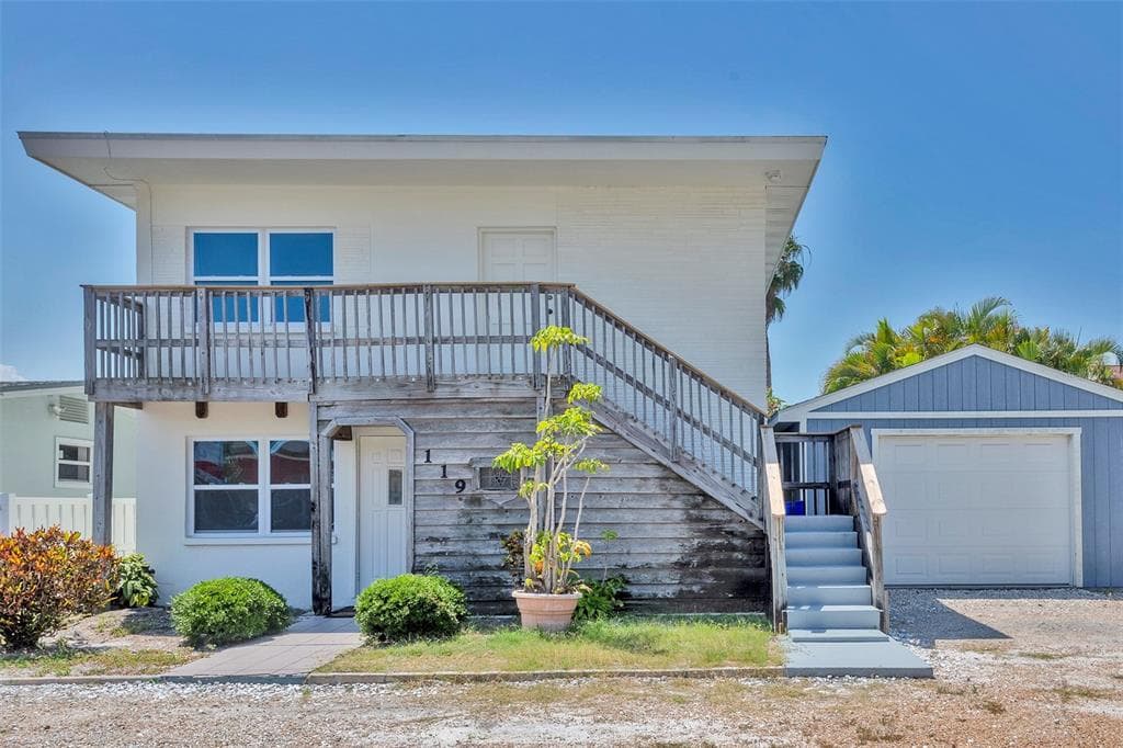 119 175TH TERRACE DRIVE E UNIT 2 REDINGTON SHORES, FL 33708