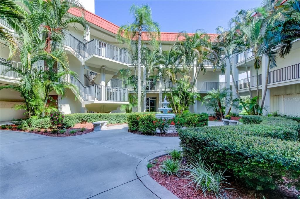 2700 BAYSHORE BOULEVARD UNIT 4211 DUNEDIN, FL 34698