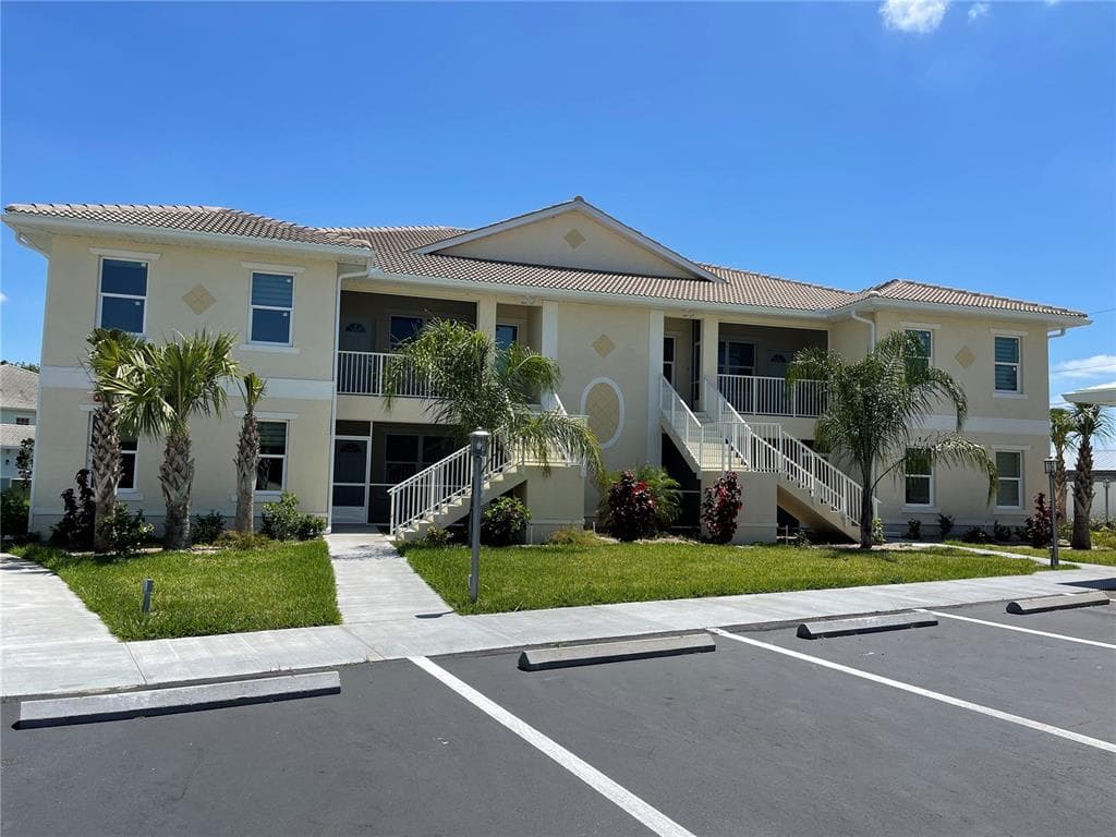 200 GARDENS EDGE DRIVE UNIT 213 VENICE, FL 34285