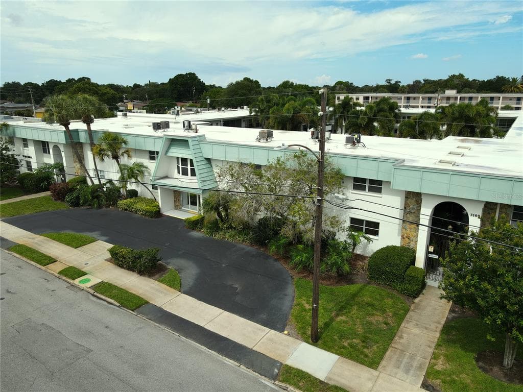 3100 HARTFORD STREET N UNIT 209 ST PETERSBURG, FL 33713