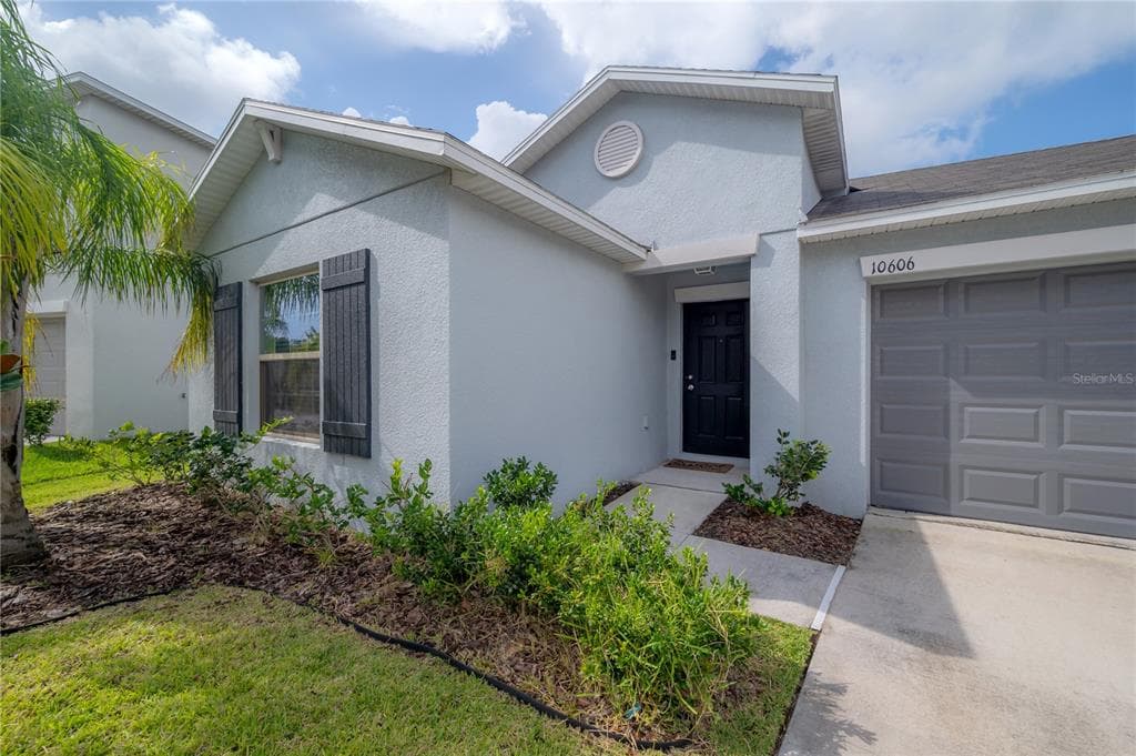 10606 STRAWBERRY TETRA DRIVE RIVERVIEW, FL 33578