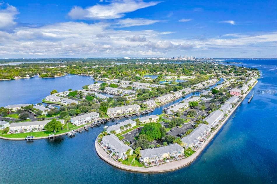 5245 COQUINA KEY DRIVE SE UNIT C ST PETERSBURG, FL 33705