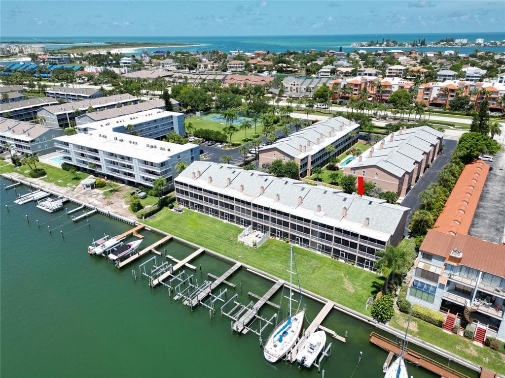 637 PINELLAS BAYWAY S UNIT 2 TIERRA VERDE, FL 33715