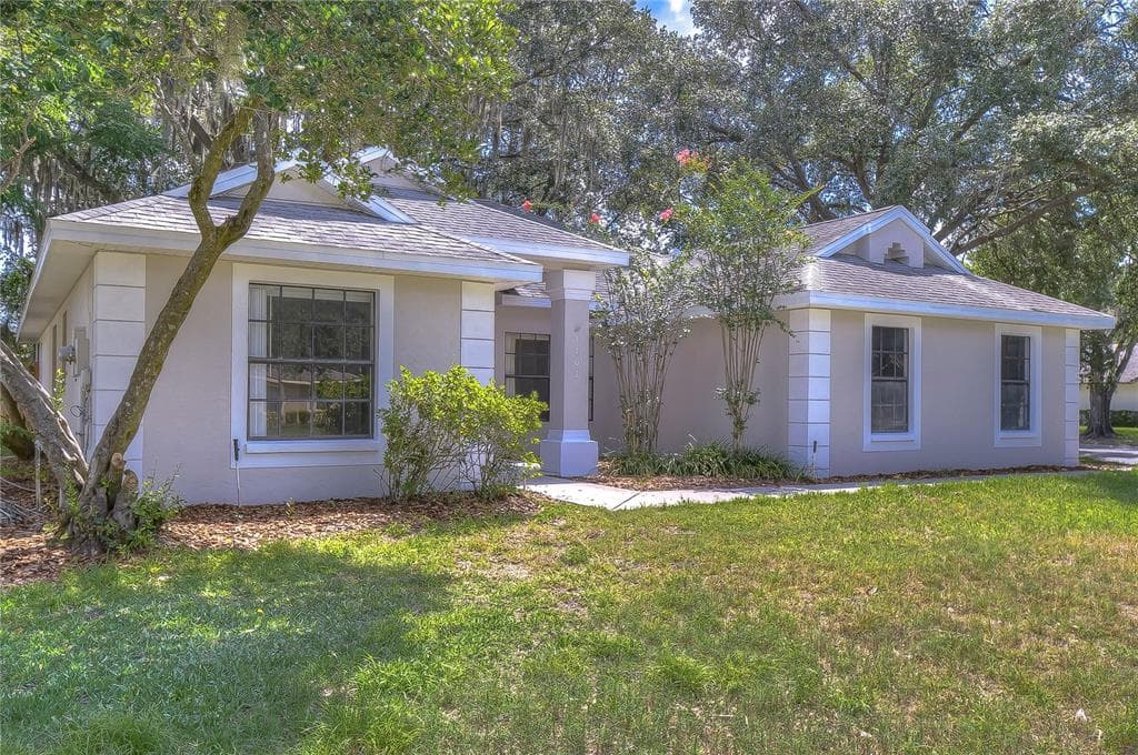 3102 THACKERY COURT PLANT CITY, FL 33566