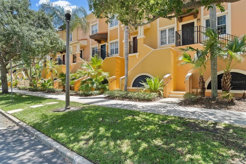 100 4TH AVENUE S UNIT 130