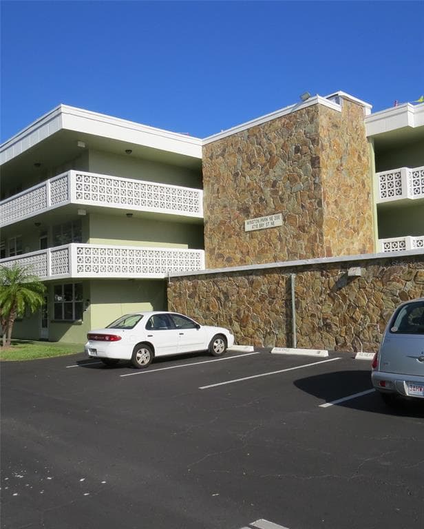 4710 BAY STREET NE UNIT 316 ST PETERSBURG, FL 33703