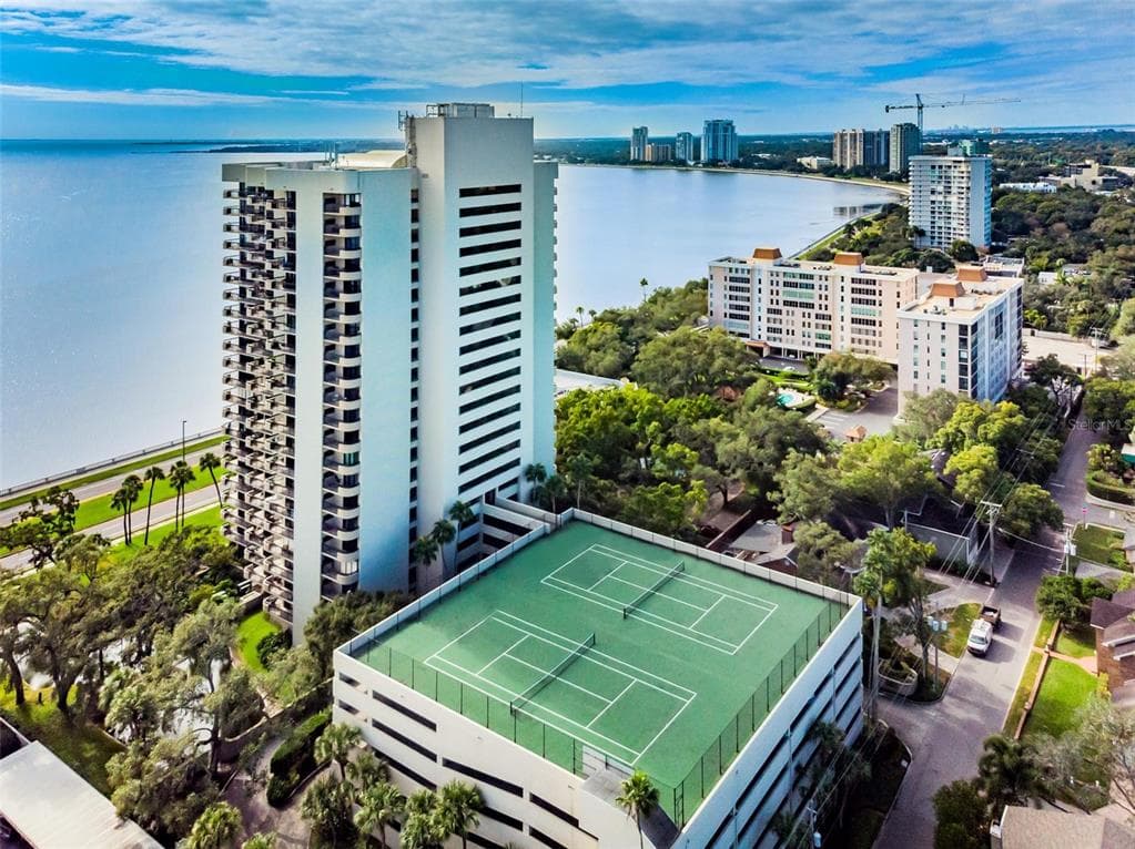 2413 BAYSHORE BOULEVARD UNIT 605 TAMPA, FL 33629